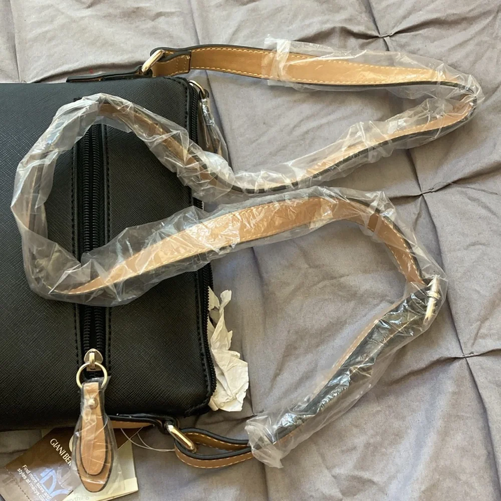 Brand New Giani Bernini Purse - Picture 6 of 8